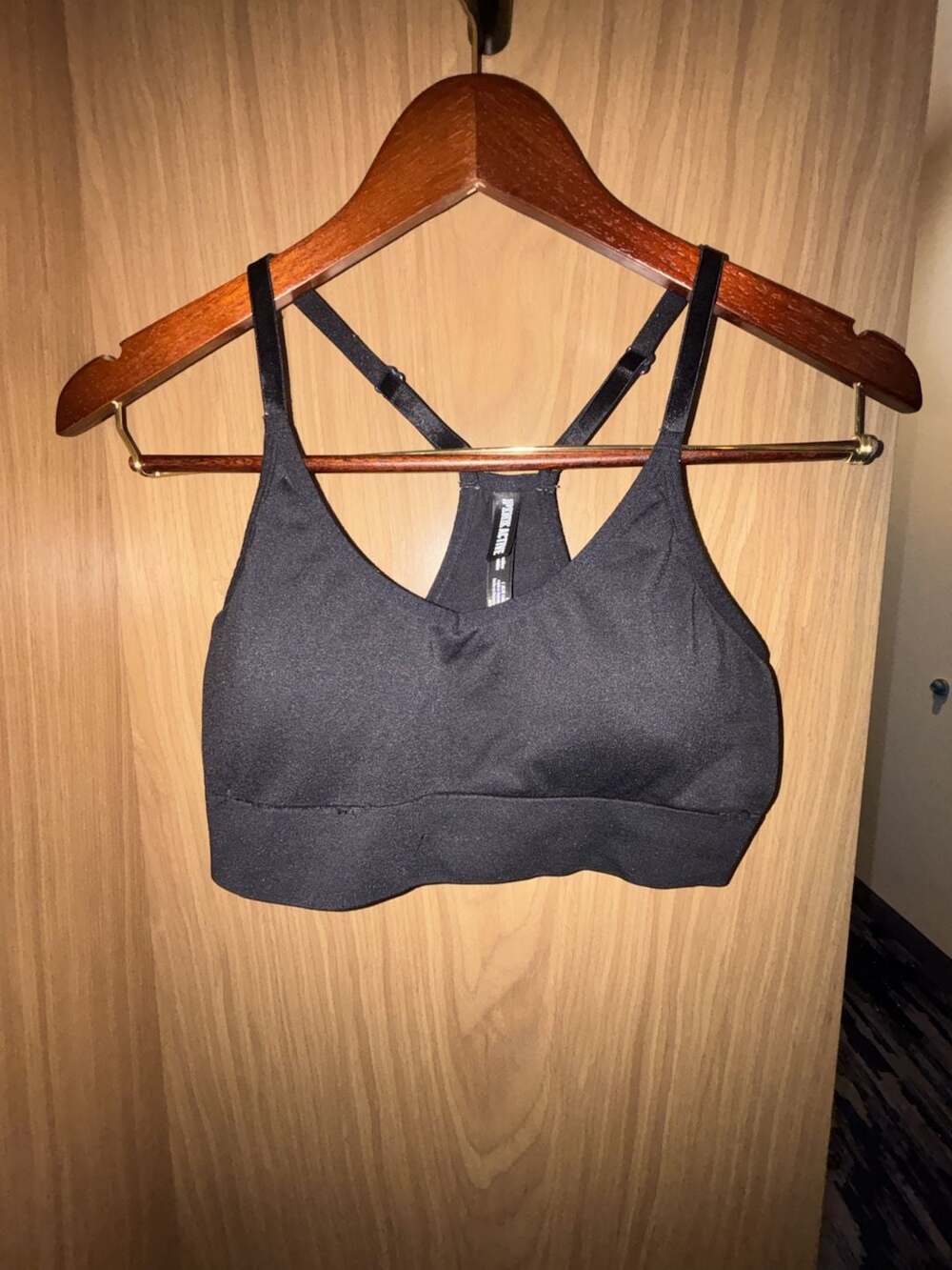 Victoria's Secret Pink Active Seamless Racerback Sports Bra in Black, Size Large